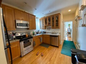 2 Arlington St in Cambridge, MA - Building Photo