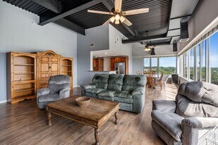 105 N 31st Ave in Omaha, NE - Building Photo