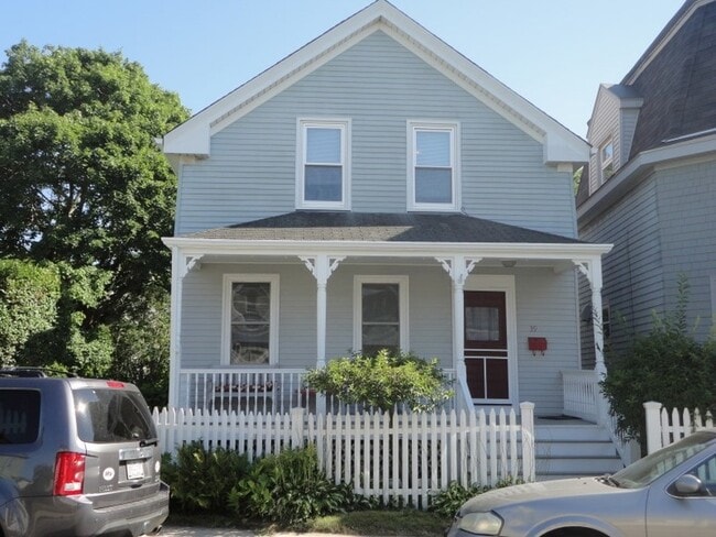 39 E Bowery St in Newport, RI - Building Photo - Building Photo