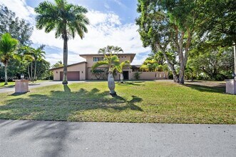 11400 NW 19th St in Plantation, FL - Building Photo - Building Photo