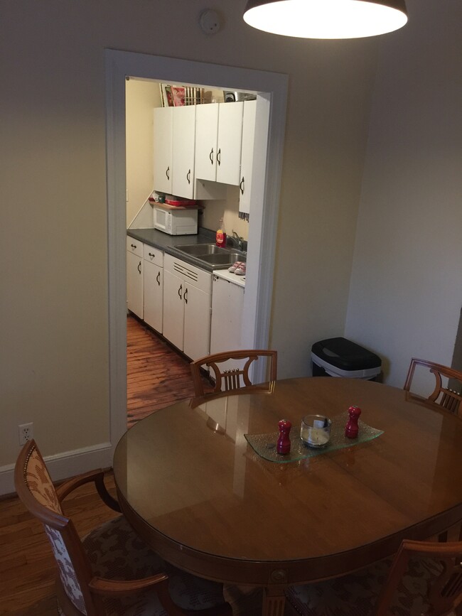 3101 Peebles Dr in Greensboro, NC - Foto de edificio - Building Photo