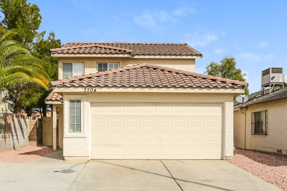7704 Velvet Canyon Ave in Las Vegas, NV - Building Photo