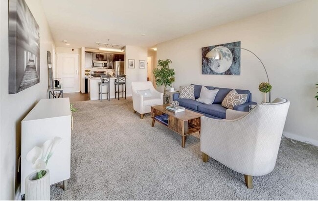 6400 Christie Ave, Unit 2315 in Emeryville, CA - Building Photo - Building Photo