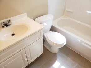 Princess Apartments in Regina, SK - Building Photo - Building Photo