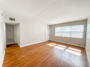 821 3rd St in West Palm Beach, FL - Foto de edificio - Building Photo