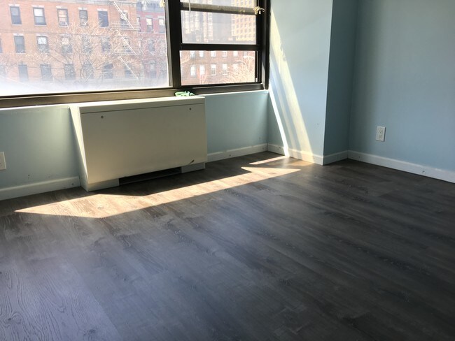 135 Montgomery St-Unit -3F in Jersey City, NJ - Building Photo - Building Photo