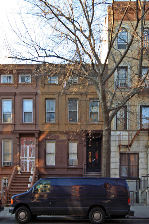 104 Macon St in Brooklyn, NY - Foto de edificio