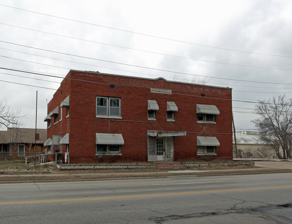 106 N Utica Ave in Tulsa, OK - Building Photo