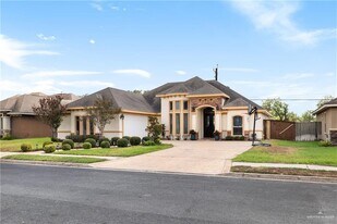 22 Rocotillo Ln in Edinburg, TX - Building Photo