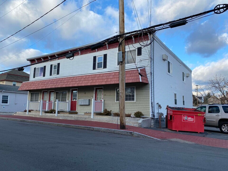10 Railroad Ave in Derry, NH - Building Photo