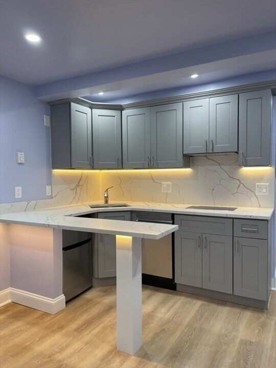 45 Oval Rd in Quincy, MA - Building Photo