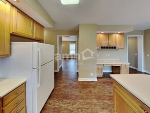 1602 Solitude Ct in Spring Hill, TN - Foto de edificio - Building Photo