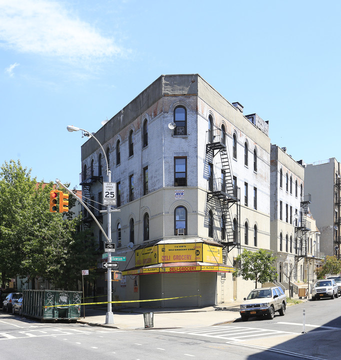716-720 Prospect Ave in Bronx, NY - Foto de edificio