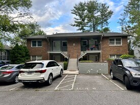 104 Meadow Park Ln, Unit Unit c in Hendersonville, NC - Building Photo