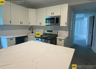 4 Cottage St, Unit 1 in Boston, MA - Building Photo - Building Photo