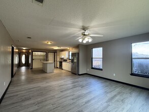 322 Apple Dr in Crestview, FL - Building Photo - Building Photo