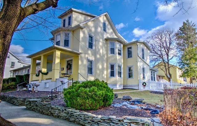812 Lehigh St in Jim Thorpe, PA - Building Photo