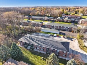 Lenwood Apartments in Green Bay, WI - Building Photo - Interior Photo