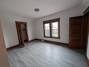 413 Cherry Ave in Niles, OH - Building Photo - Building Photo