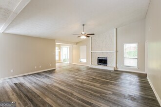 299 Park Ridge Ct in Riverdale, GA - Building Photo - Building Photo