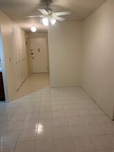 One Bay Club Dr in Queens, NY - Building Photo - Building Photo