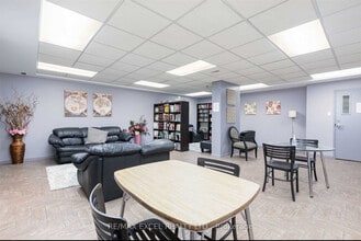 6 Humberline Dr in Toronto, ON - Building Photo - Building Photo