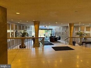 100 West Ave, Unit 118-S in Jenkintown, PA - Foto de edificio - Building Photo