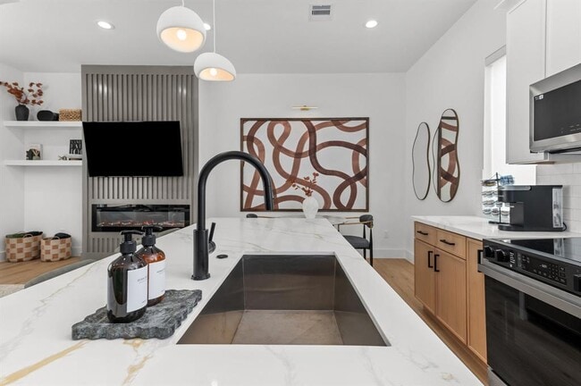 property at 1807 Sakowitz St