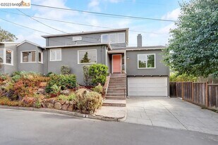 2 Morrill Ct in Oakland, CA - Building Photo