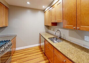 56 Townsend St-Unit -C22 in Abington, MA - Building Photo - Building Photo