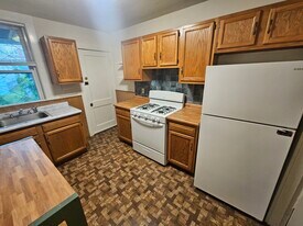 63 Euston Rd, Unit 4 in Boston, MA - Building Photo