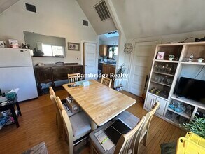 147 Willow Ave, Unit 3A in Somerville, MA - Building Photo - Building Photo