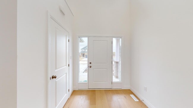 LOVELY FOUR BEDROOM HOME IN ILDERTON in Middlesex Centre, ON - Building Photo - Building Photo