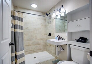 156 Rodney Ct in Madison, WI - Foto de edificio - Building Photo