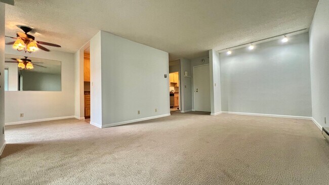4 Admiral Dr in Emeryville, CA - Building Photo - Building Photo