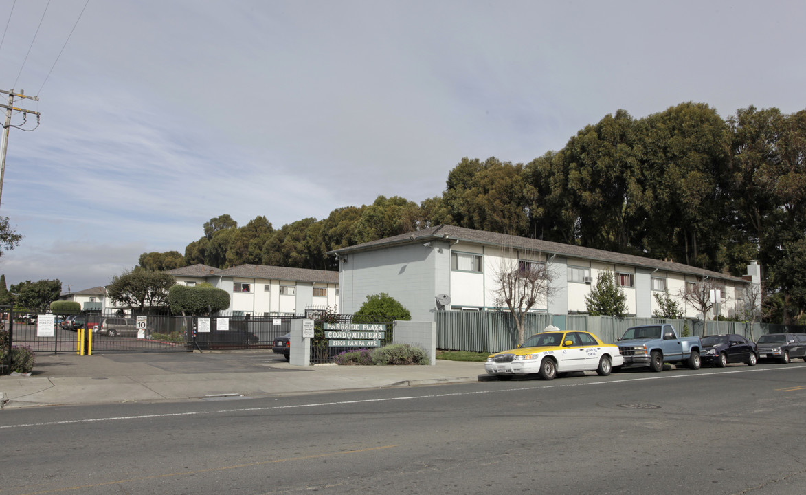 Parkside Plaza in Hayward, CA - Building Photo