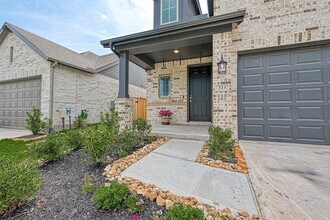 323 Highland Bayou Dr in Conroe, TX - Building Photo - Building Photo