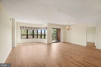 100 Breyer Dr in Elkins Park, PA - Building Photo - Building Photo