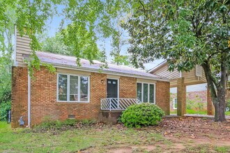 2112 Golfview Dr SE in Conyers, GA - Building Photo - Building Photo