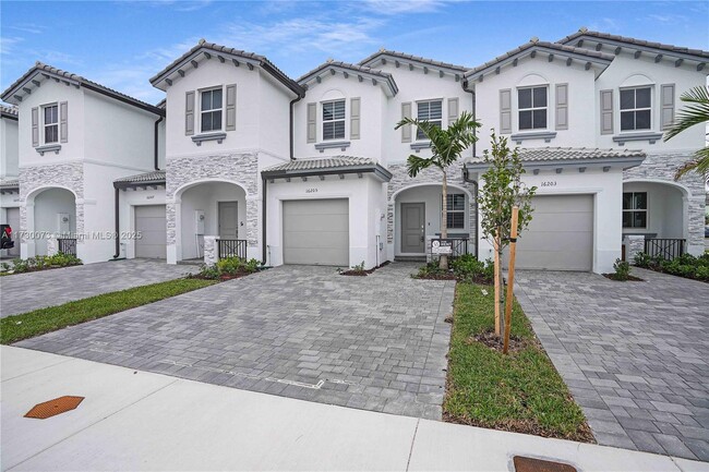 16205 SW 288th Terrace in Homestead, FL - Building Photo - Building Photo