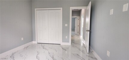 1050 Eisenhower Blvd in Lehigh Acres, FL - Building Photo - Building Photo