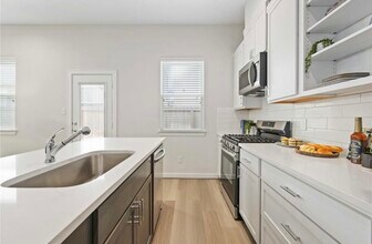 1013 Erin St in Houston, TX - Building Photo - Building Photo