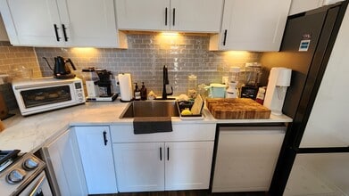 1021 Edith Blvd NE in Albuquerque, NM - Foto de edificio - Building Photo