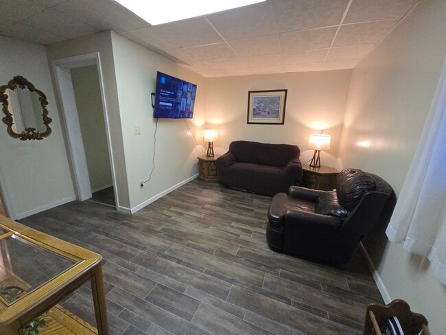 1 College Ave, Unit Suite 201