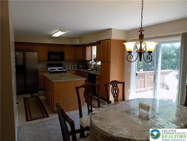 2616 Anthony Ct in Easton, PA - Building Photo - Building Photo