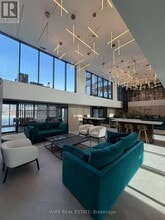 3071 Trafalgar Rd in Oakville, ON - Building Photo - Building Photo