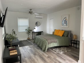 520 NW 11th Ave in Miami, FL - Building Photo - Building Photo