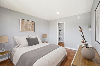 1900 Lyttonsville Rd, Unit 1101 in Silver Spring, MD - Foto de edificio - Building Photo