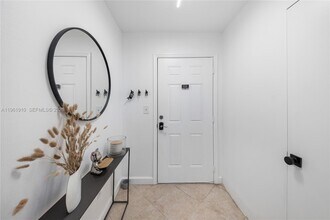 9971 W Bay Harbor Dr in Bay Harbor Islands, FL - Building Photo - Building Photo