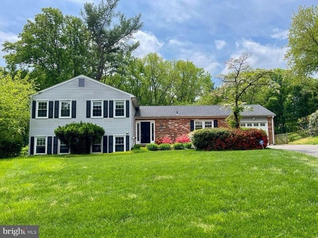 property at 9725 Cinnamon Creek Dr